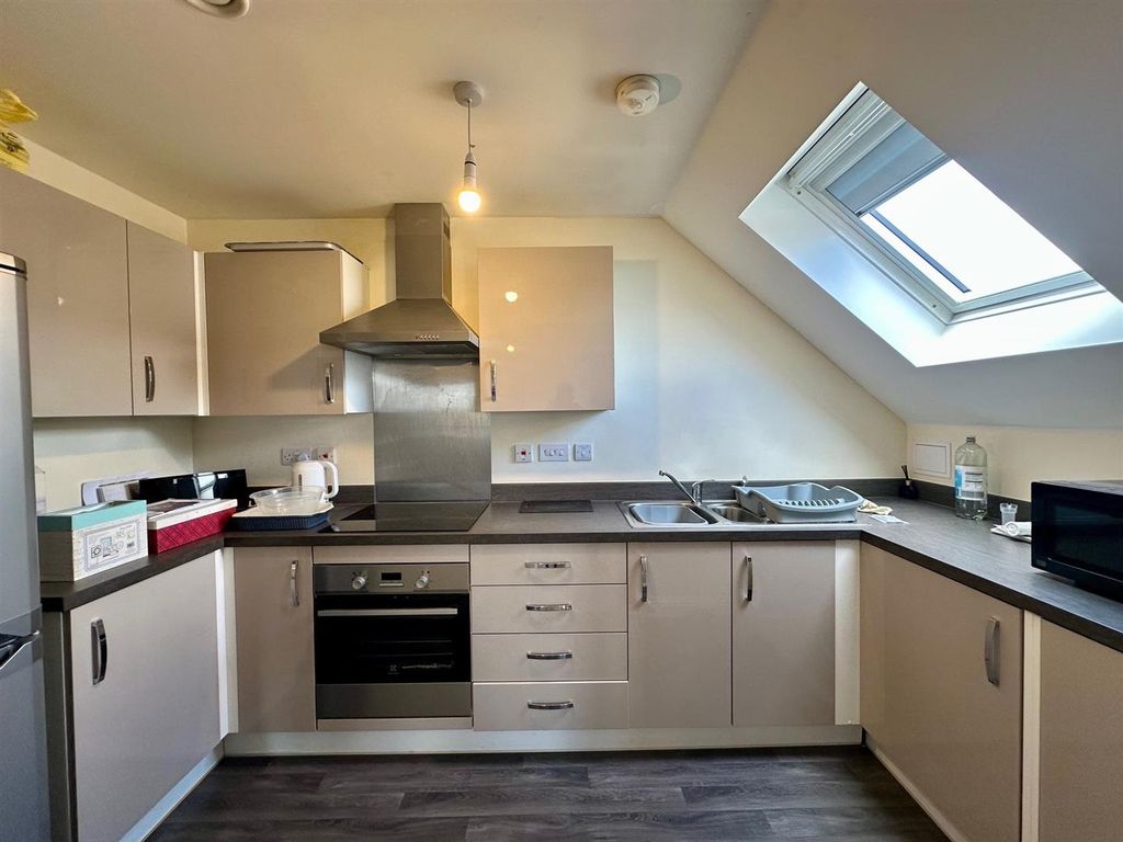 Property photo 2 of 15 Kitchen