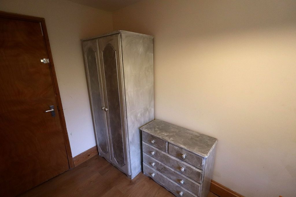 Property photo 2 of 3