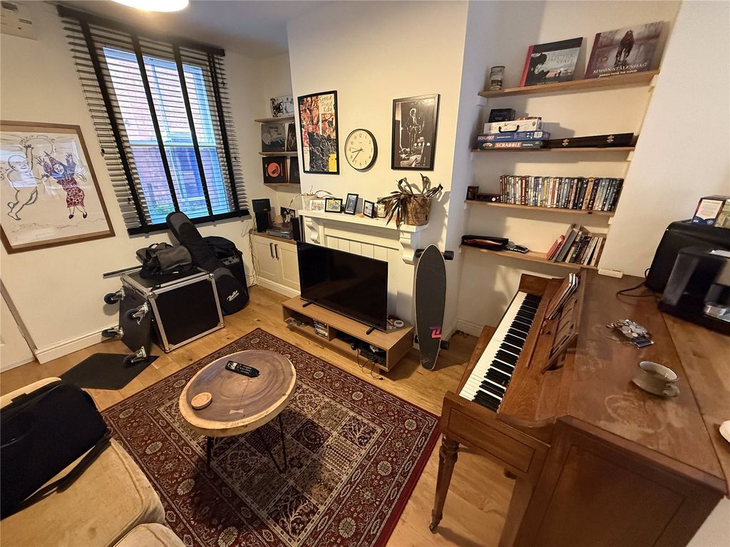 Property photo 2 of 13 Picture No. 19