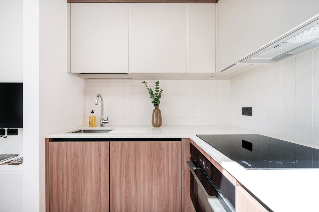 Property photo 3 of 12 Apartment J (38).Jpg