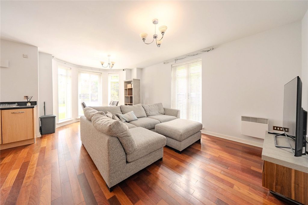 Property photo 2 of 10 Picture No. 24