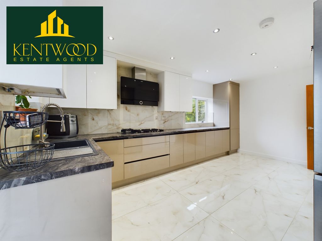 Property photo 1 of 17 4Â Bedroom Semi Detached For Rent