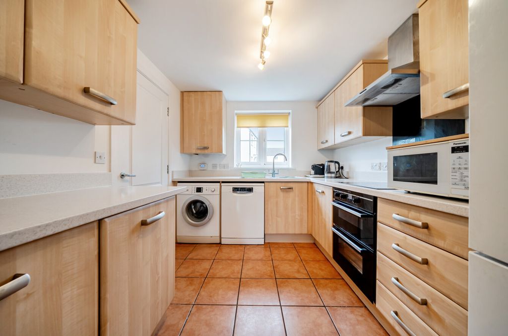 Property photo 3 of 22 Kitchen