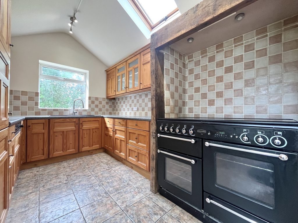 Property photo 2 of 27