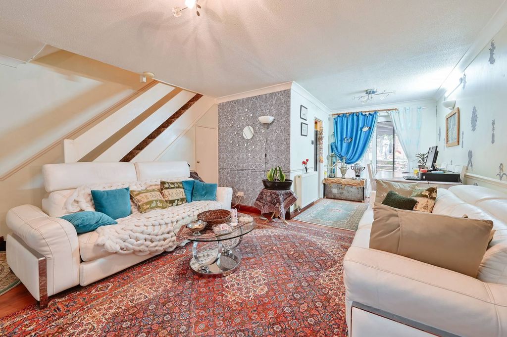 Property photo 3 of 15