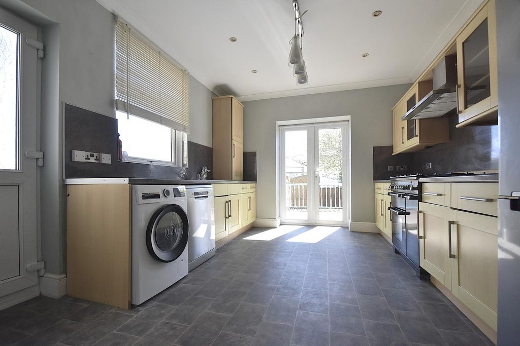 Additional image 5 of 3 bed property to rentAvenue Road, Shanklin PO37