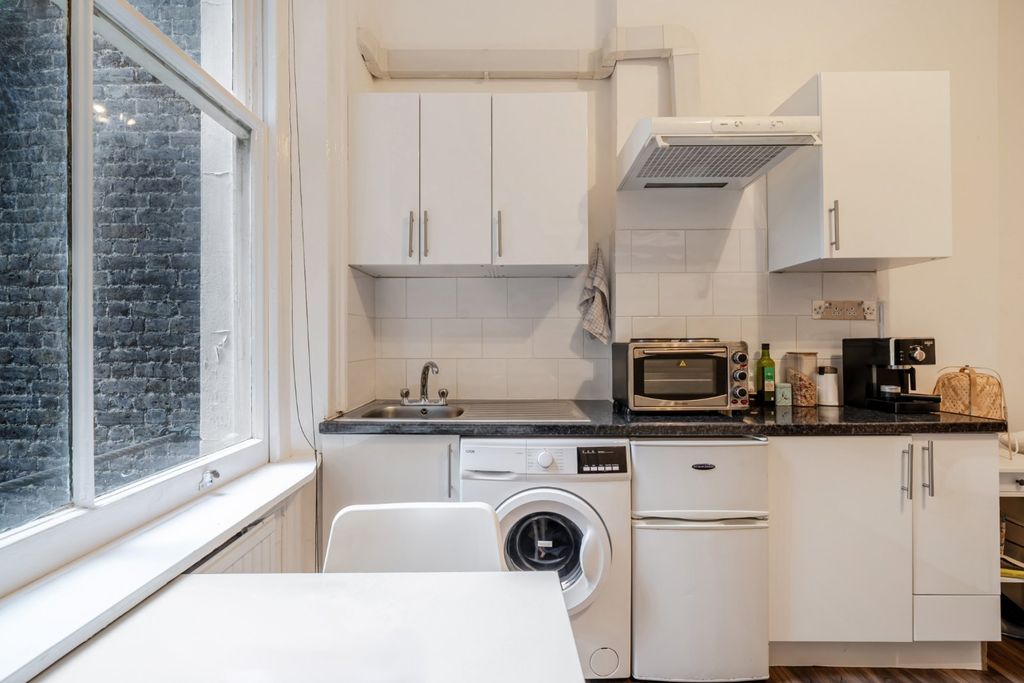 Property photo 3 of 12 Picture No. 11