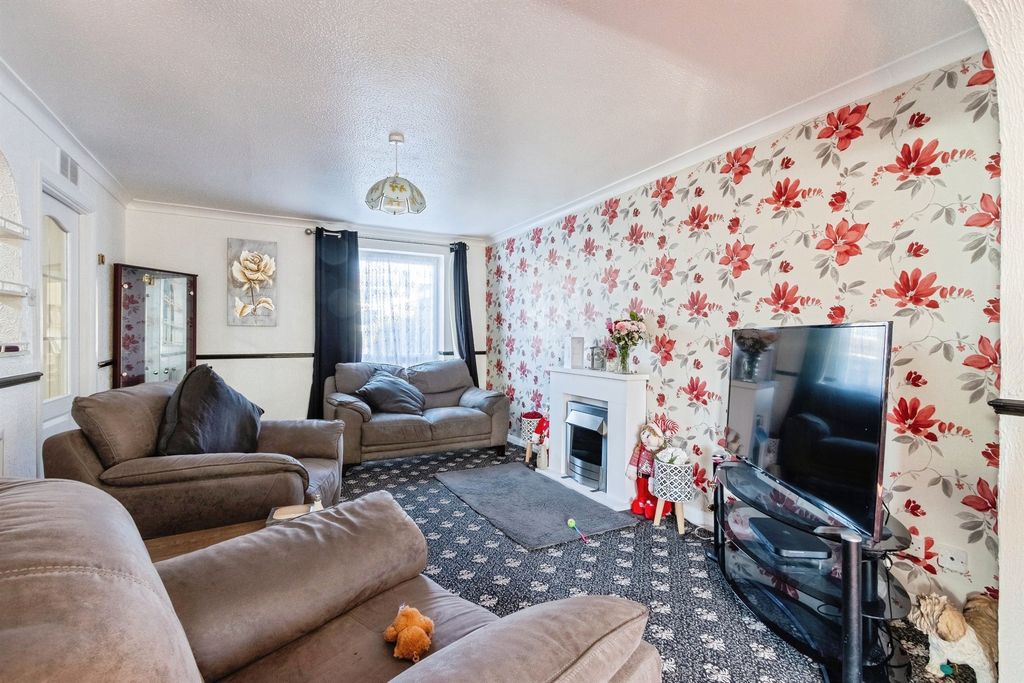 Property photo 2 of 13