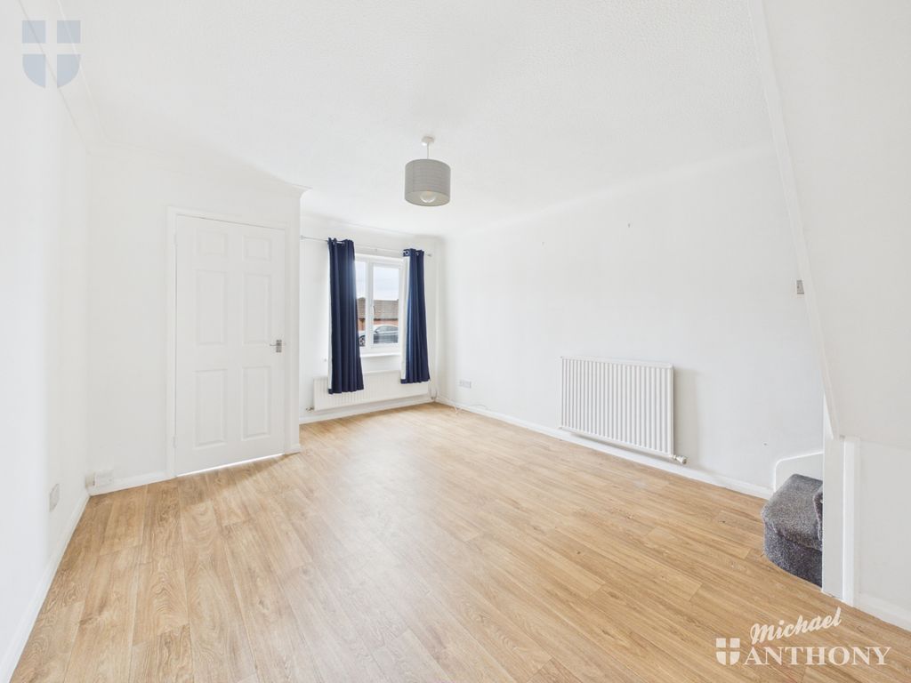 Property photo 2 of 9 Cam03852G0-Pr0726-Still002