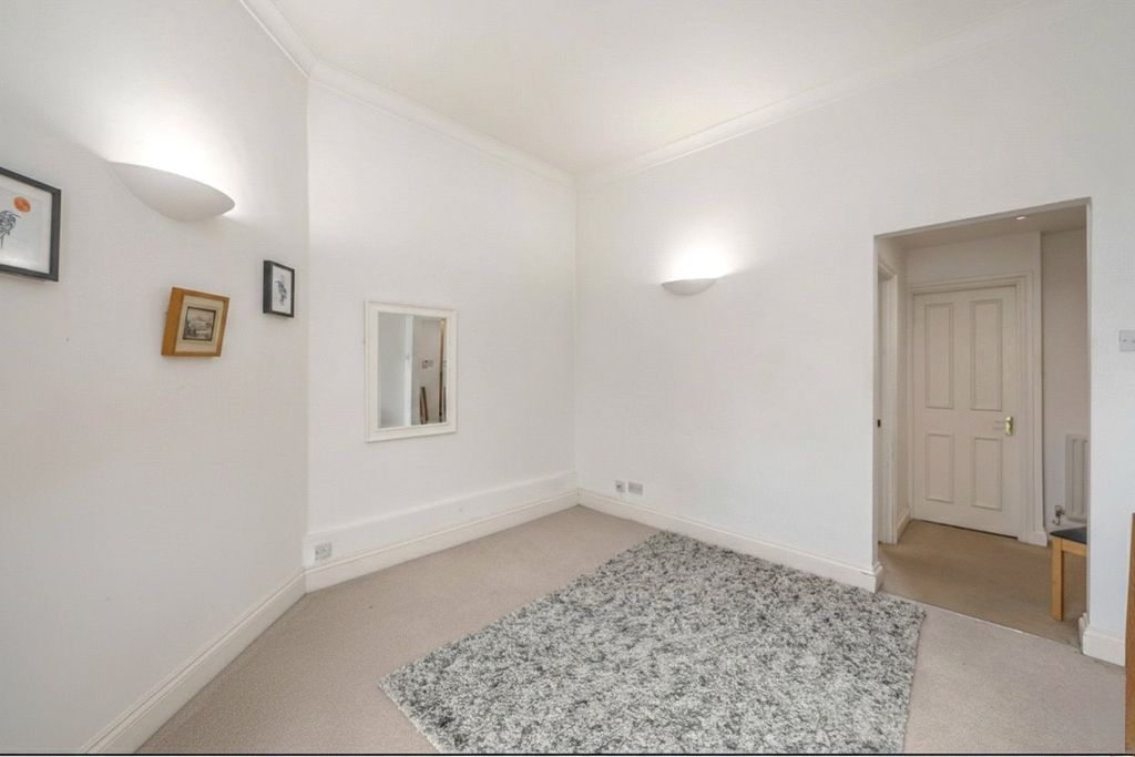 Property photo 3 of 10 Picture No. 18