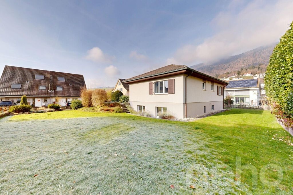 Property photo 2 of 12