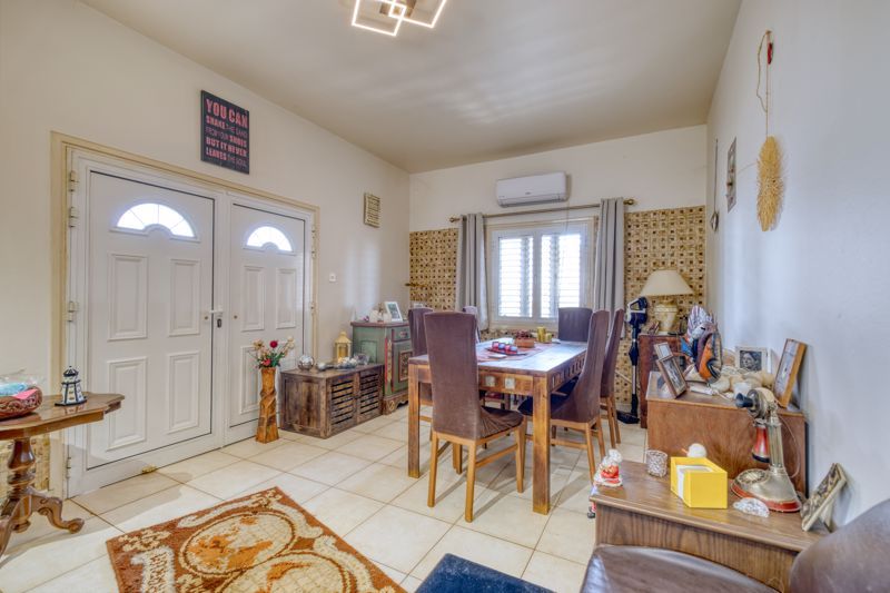 Property photo 3 of 18 Entrance