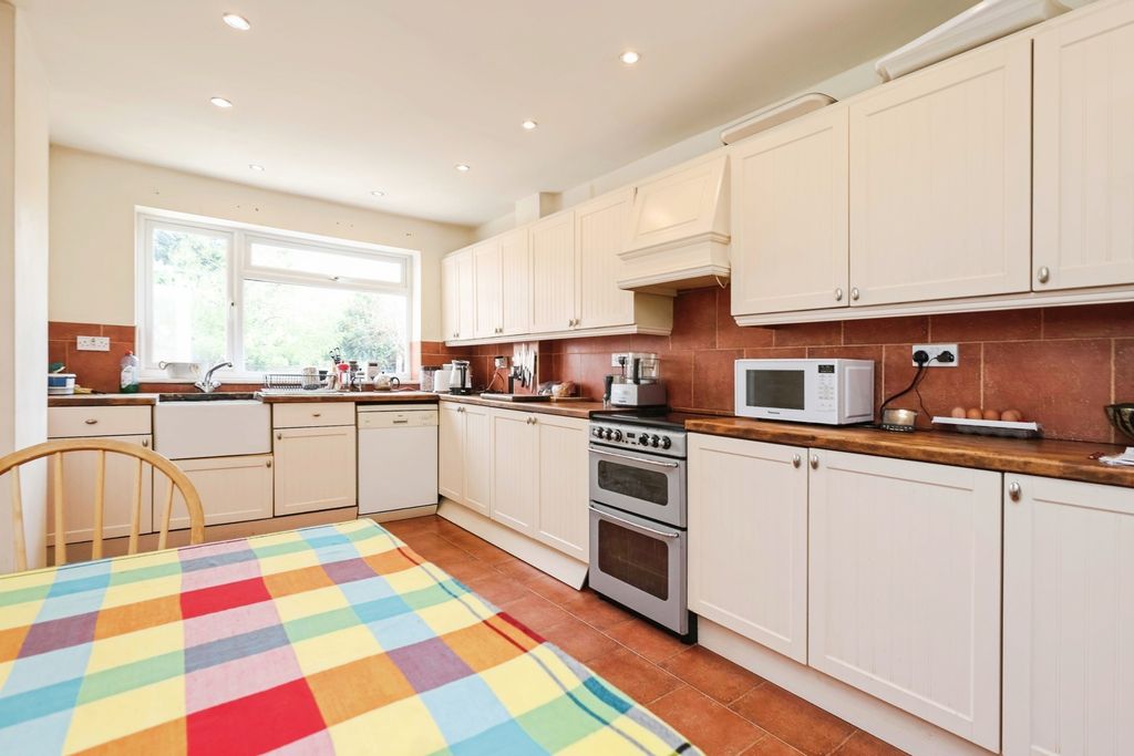 Property photo 3 of 22 Kitchen