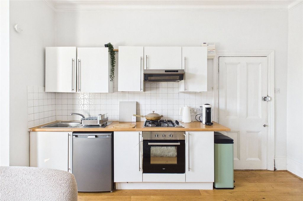 Property photo 3 of 8 Picture No. 07