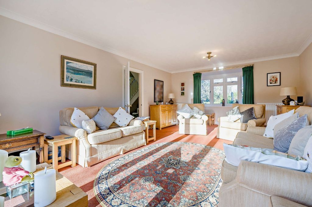 Property photo 3 of 14 Sitting Room