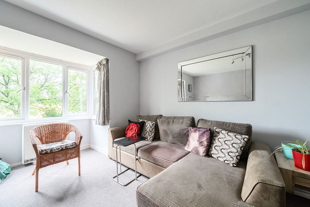 Property photo 3 of 18 1312607-11-6864F0...