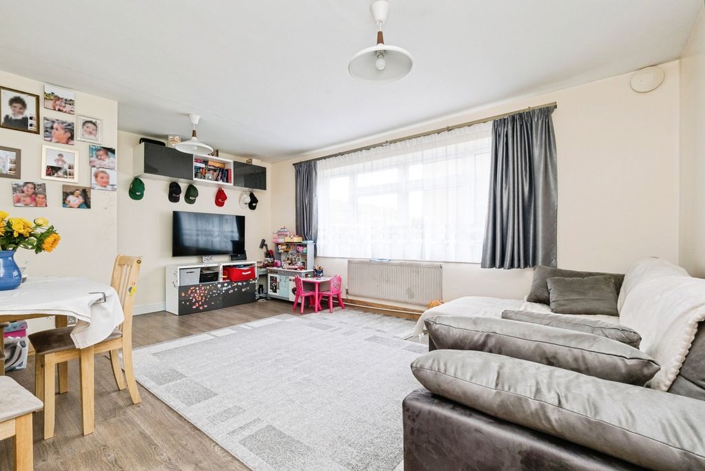 Property photo 2 of 27 Pbox-Img.Jpg