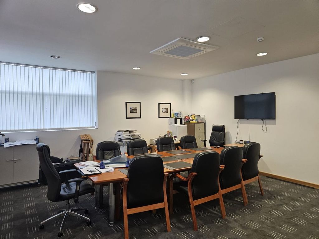 Property photo 3 of 4