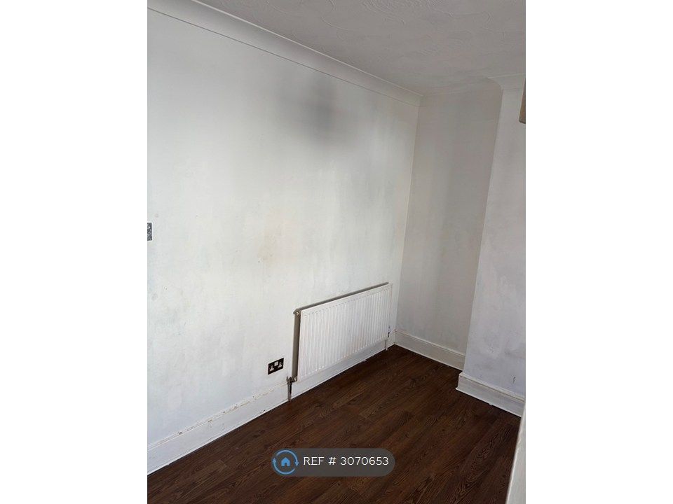 Property photo 3 of 27