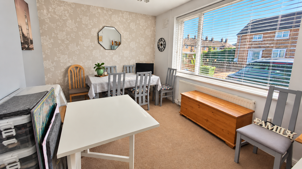 Property photo 3 of 17 Dining Room