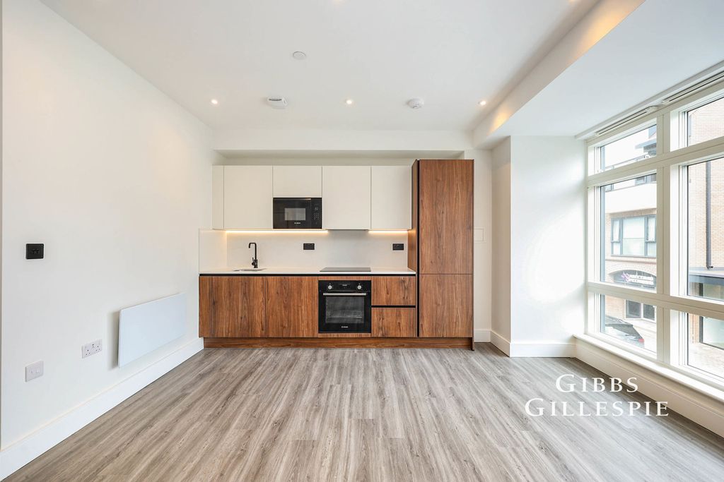 Property photo 1 of 10 Photo