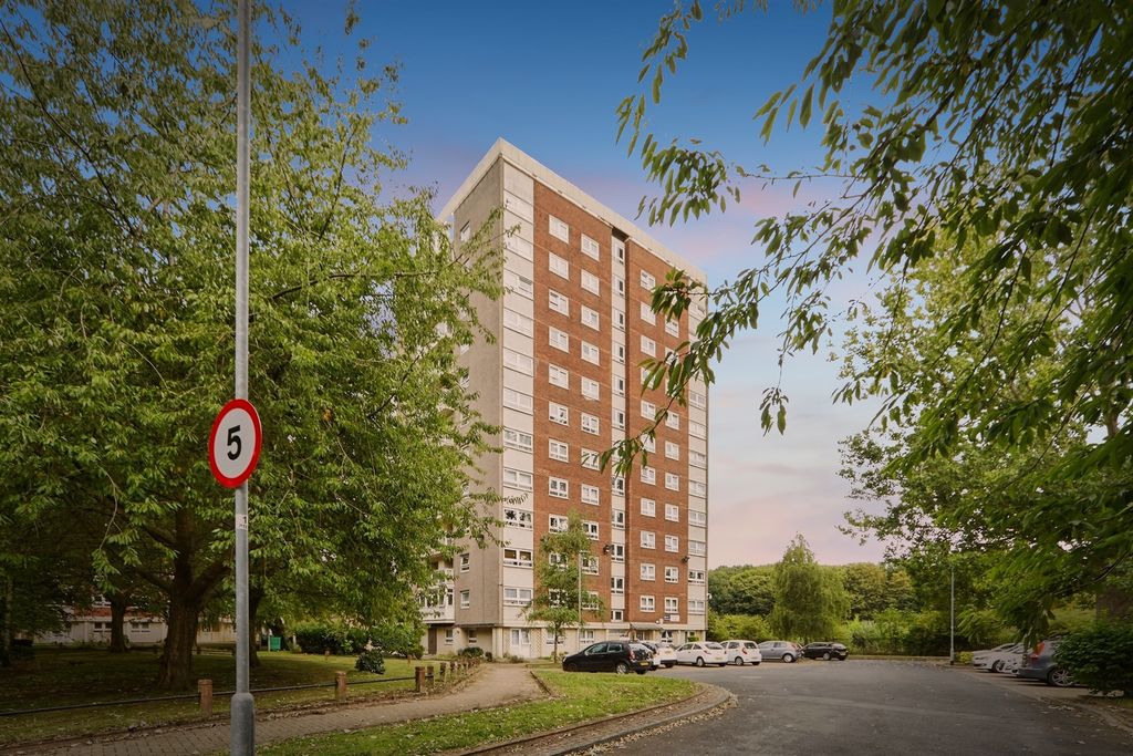 Property photo 1 of 12