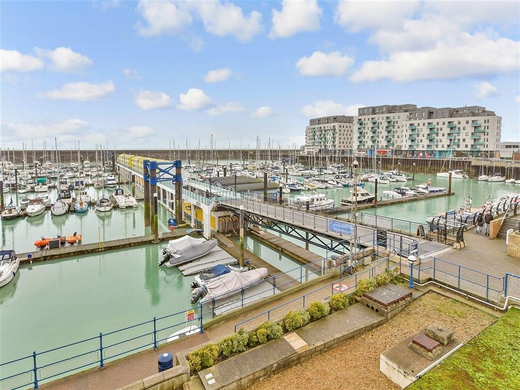 Property photo 2 of 22 Surrounding Area