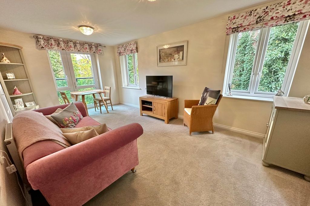 Property photo 2 of 13