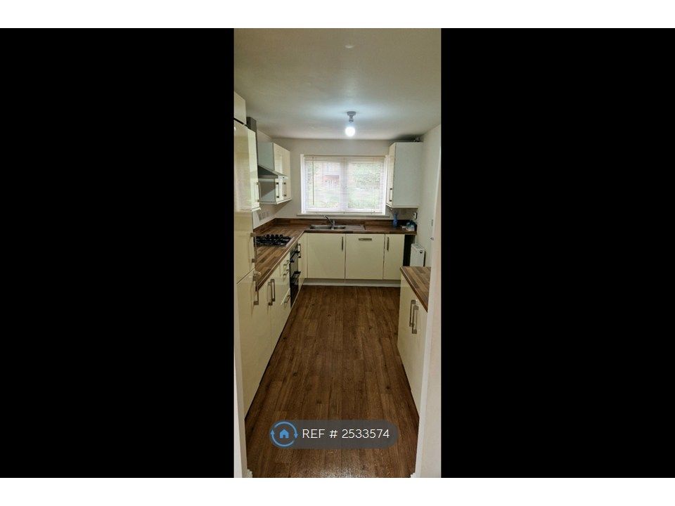 Property photo 3 of 21 Kitchen