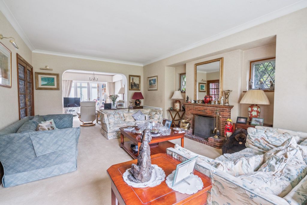 Property photo 2 of 20
