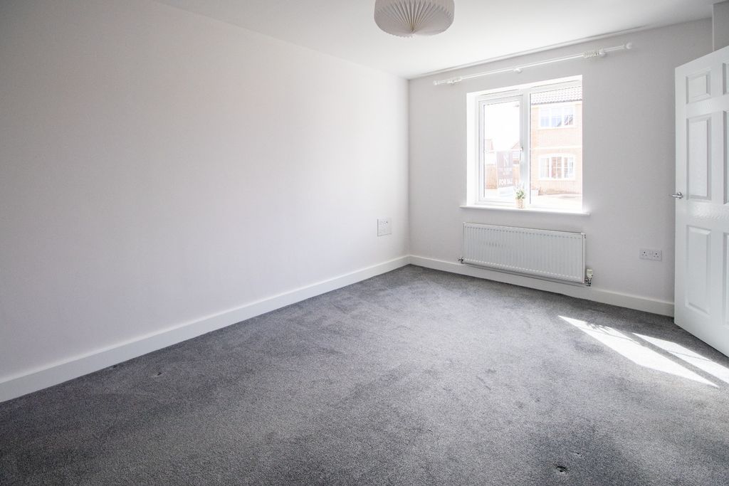 Property photo 3 of 14 4998296