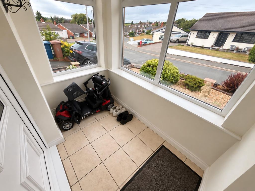 Property photo 2 of 18 Fe0B3Fb2-Ea73-45E4-9c4E-396E3E855d1B.Png