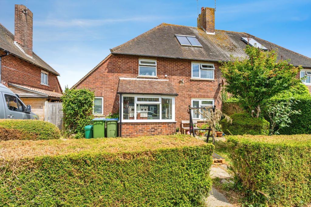 Property photo 2 of 19