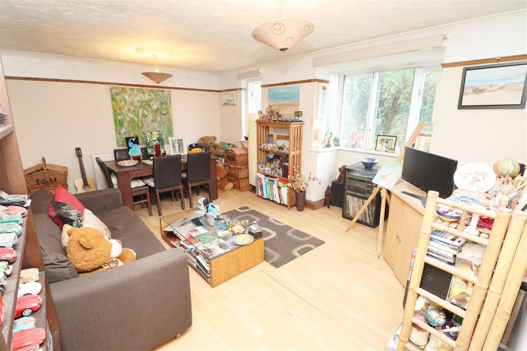 Property photo 2 of 13 Img_9774.Jpg