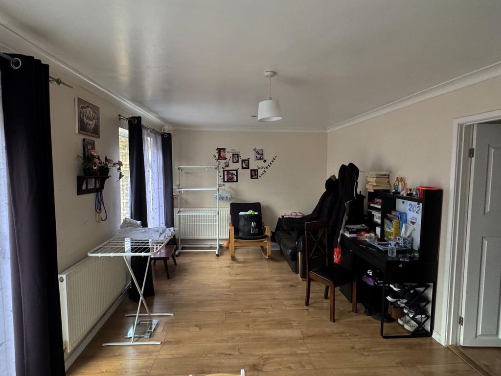 Property photo 3 of 11 Dining Area.Jpg