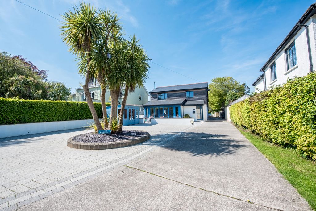 Property photo 1 of 45