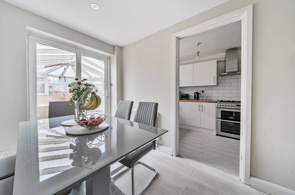 Property photo 3 of 19 1395993-7-69822B9...