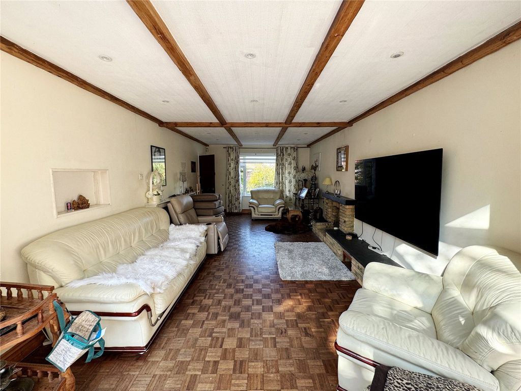 Property photo 2 of 7 Picture No. 11