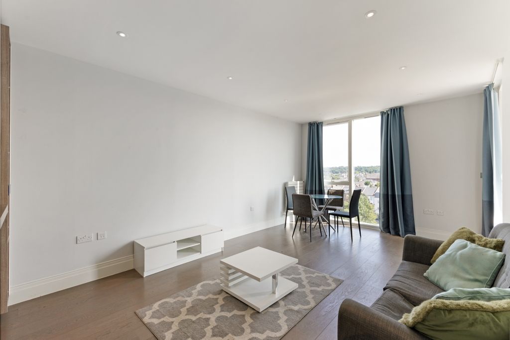 Property photo 1 of 28 Hamond Court