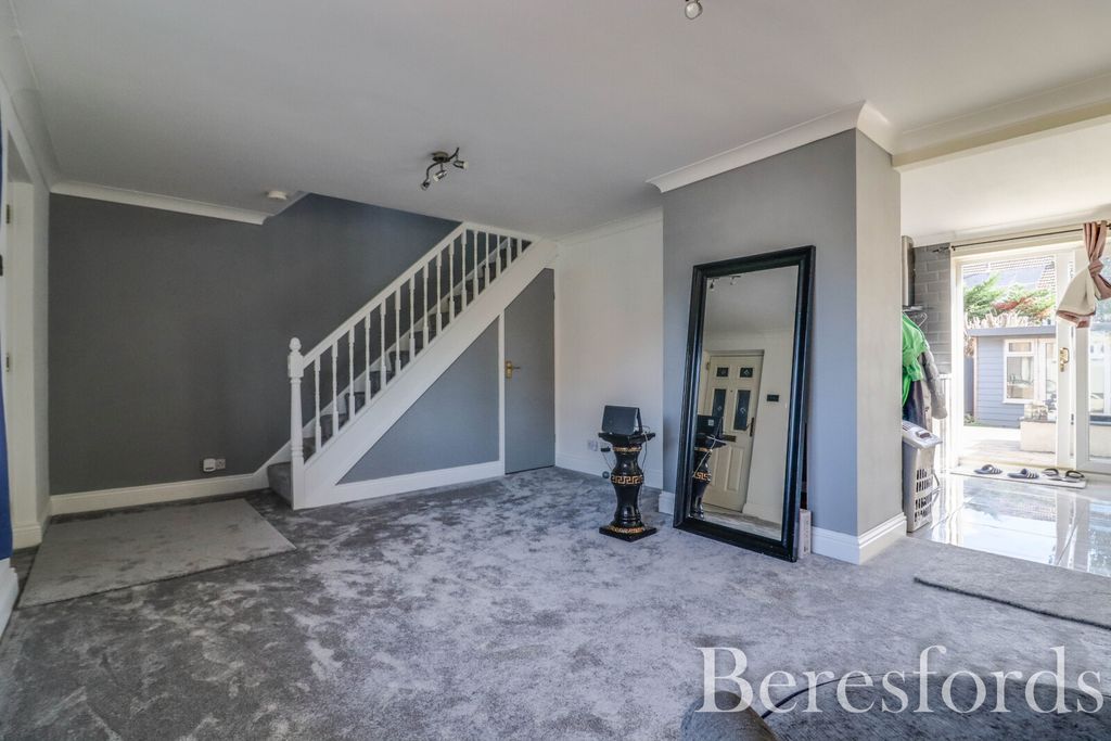 Property photo 3 of 14 Picture 3