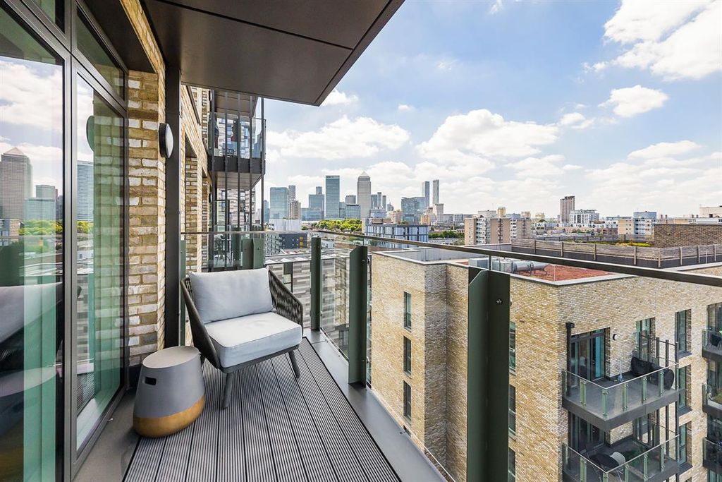 Property photo 2 of 11