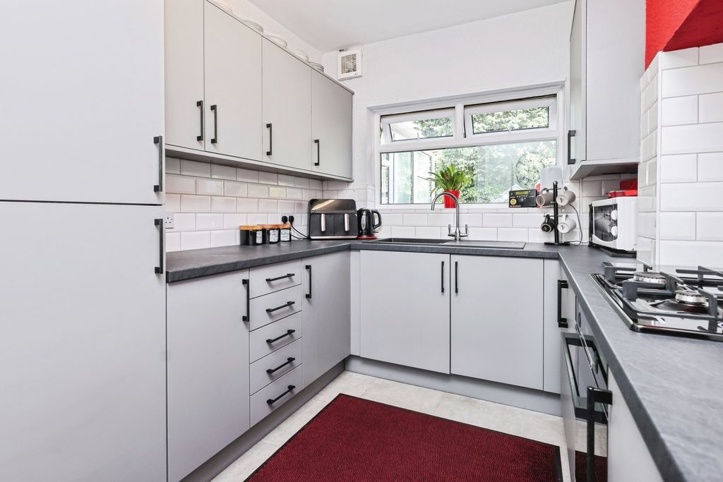 Property photo 3 of 22 Pbox-Img.Jpg
