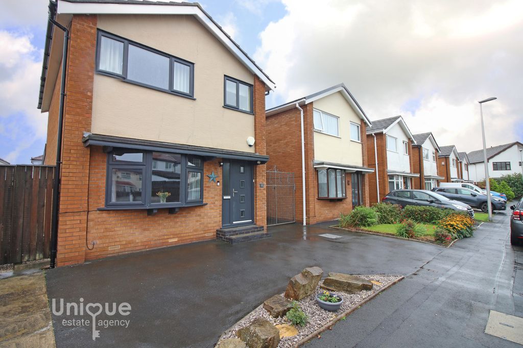 Property photo 2 of 23