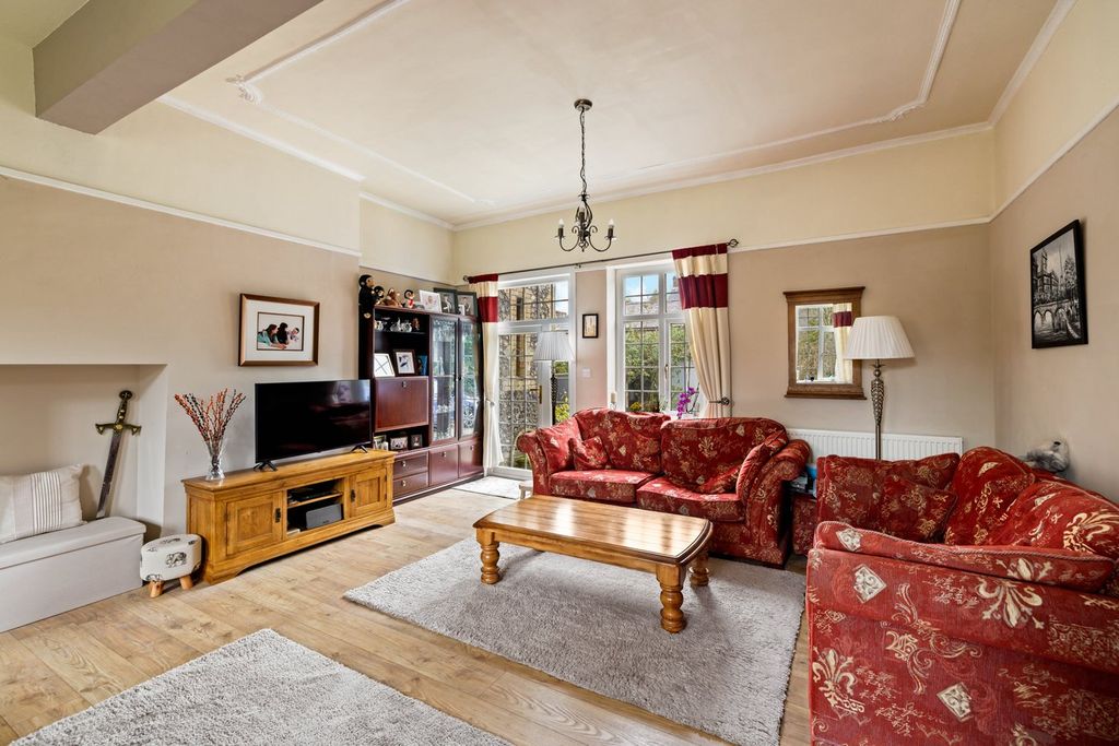 Property photo 2 of 19