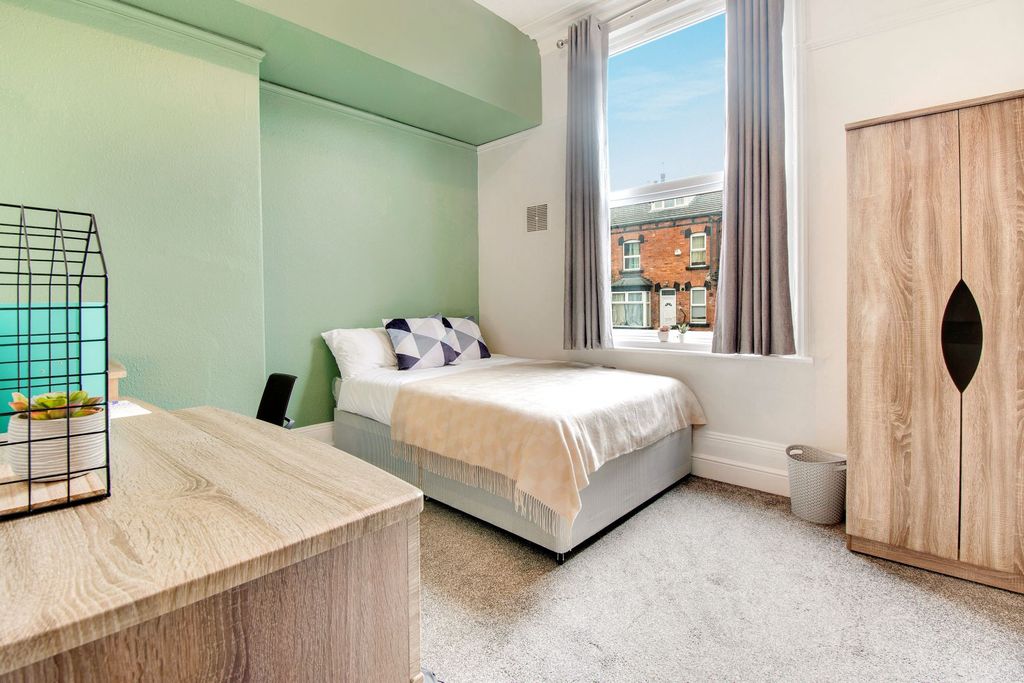 Property photo 2 of 12 Property Photo