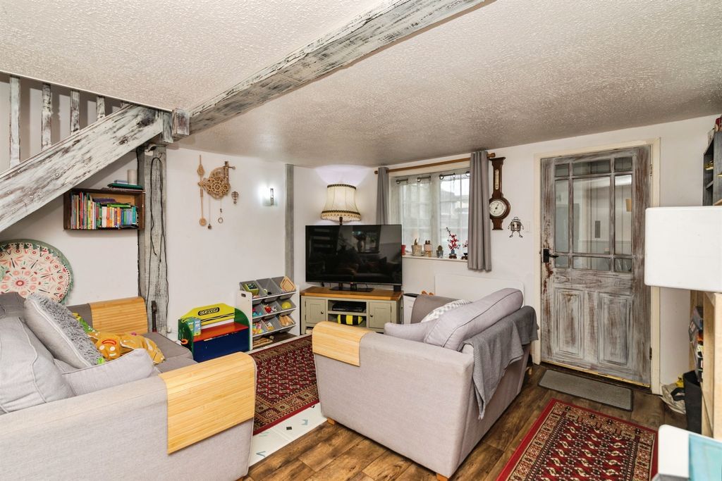 Property photo 3 of 17