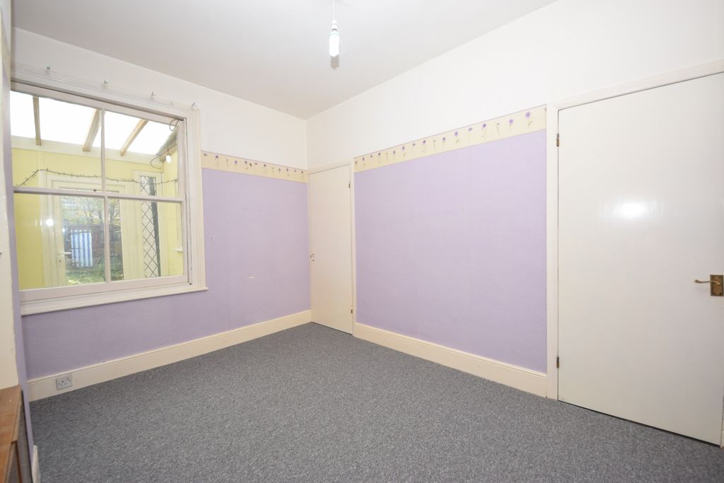 Property photo 2 of 23