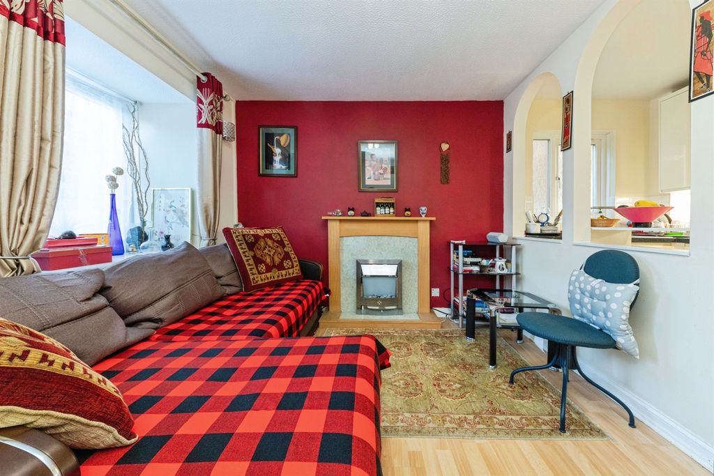 Property photo 2 of 15