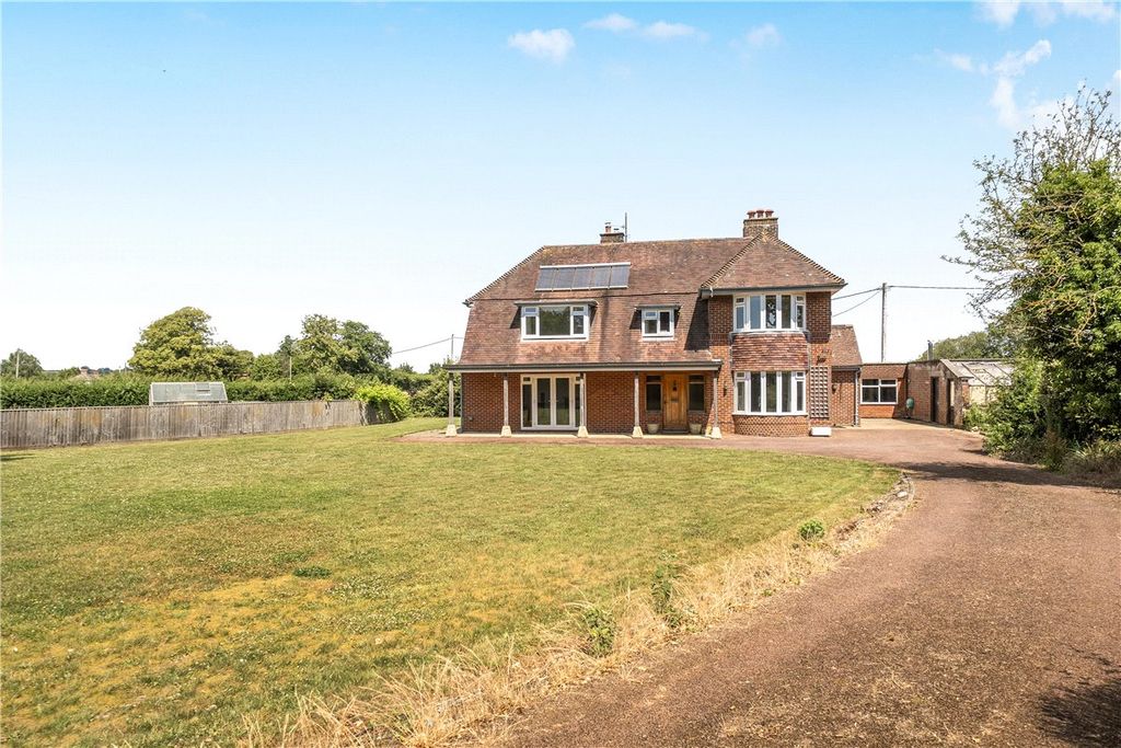 Property photo 2 of 11 Picture No. 12