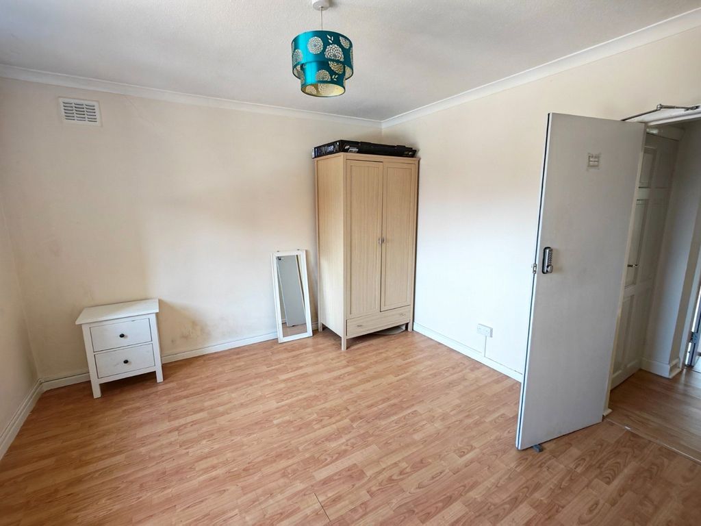 Property photo 2 of 12 Picture No. 03